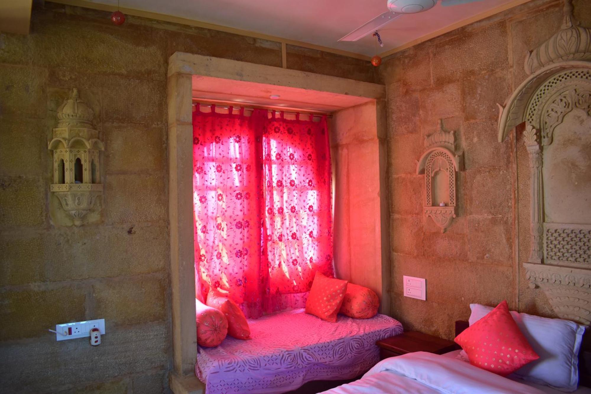 Mud Mirror Guesthouse ジャイサルメール エクステリア 写真