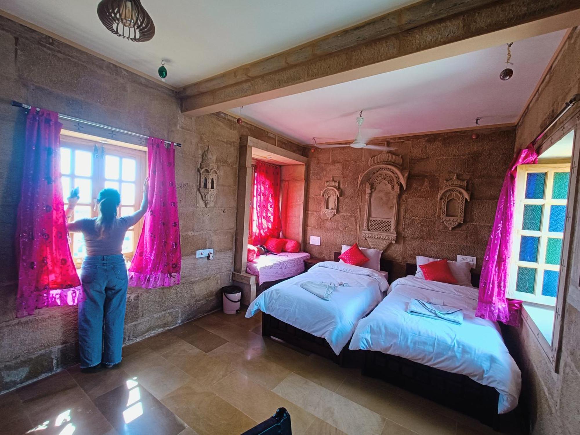 Mud Mirror Guesthouse ジャイサルメール エクステリア 写真